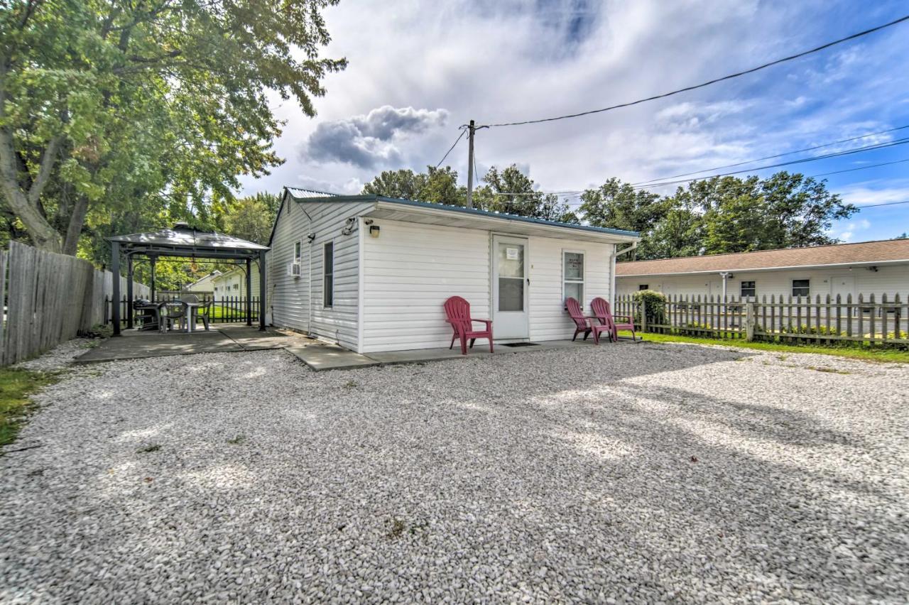 Geneva-On-The-Lake Cottage With Patio Walk To Shore المظهر الخارجي الصورة